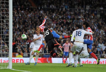 El gol de Miranda que dio al Atlético de Madrid el título de la Copa del Rey en la final disputada contra el Real Madrid en el Bernabéu en mayo de 2013.