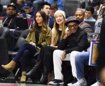 Olivia Wilde y Spike Lee, en primera fila para disfrutar del espectáculo del All Star.