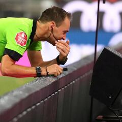 The Times: el VAR llegaría a la Champions League en febrero