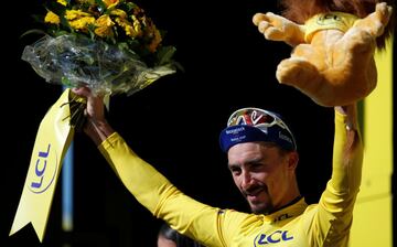 Julian Alaphilippe dio un recital en la contrarreloj de Pau, de esta forma ha ampliado suliderato en 14 segundos sobre Geraint Thomas.