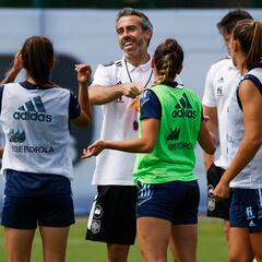 “No pienso en el escenario de no ganar a Dinamarca”