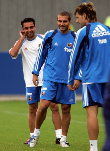 Xavi y Baraja, en un entrenamiento de la Selección. 