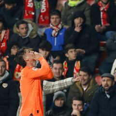 Canós llena Vallecas de dudas