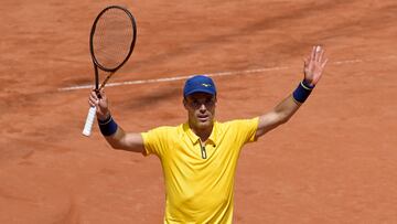 Tennis - Hamburg European Open - Am Rothenbaum, Hamburg, Germany - May 21, 2025 Spain's Roberto Bautista Agut celebrates after winning his round of 16 match against Frances Tiafoe of the U.S. REUTERS/Fabian Bimmer