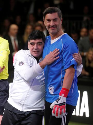 Maradona y Vitor Baia.