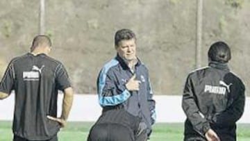 <b>MOVIMIENTO. </b>José Antonio Barrios ha dejado el banquillo por la secretaría técnica del Tenerife.