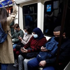 En el Metro de Madrid: "¡Mi tío acaba de fallecer por el puto COVID, ponte la mascarilla!"