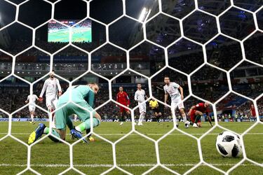 2-1. David de Gea en el segundo gol de Cristiano Ronaldo.
