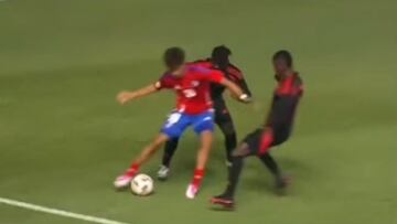 El chileno del City se lució con este túnel en la victoria de la Roja Sub 16: ¡tremendo!