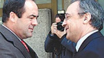José Bono le da el pésame a Florentino.