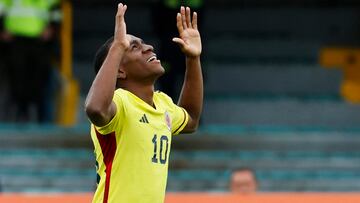 Alexis Castillo de Colombia celebra un gol en un partido de la fase final del Campeonato Sudamericano Sub 20.