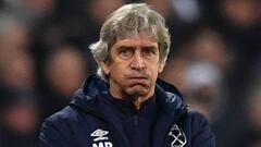 West Ham United's Chilean manager Manuel Pellegrini gestures from the touchline during the English Premier League football match between West Ham United and Leicester City at The London Stadium, in east London on December 28, 2019. - West Ham sacked manager Manuel Pellegrini after Saturday's 2-1 home defeat to Leicester left the Hammers just one point above the Premier League's relegation zone. (Photo by Ben STANSALL / AFP) / RESTRICTED TO EDITORIAL USE. No use with unauthorized audio, video, data, fixture lists, club/league logos or 'live' services. Online in-match use limited to 120 images. An additional 40 images may be used in extra time. No video emulation. Social media in-match use limited to 120 images. An additional 40 images may be used in extra time. No use in betting publications, games or single club/league/player publications. /