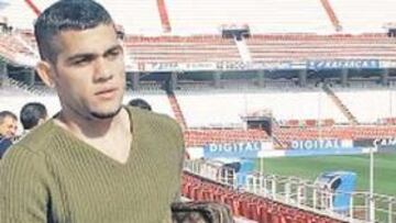 <b>MÁS CERCA. </b>La venta de Daniel Alves al Liverpool está sólo a expensas de la forma de pago.