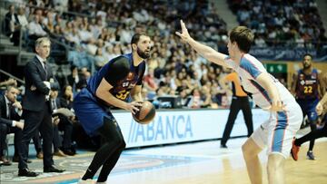 Mirotic, durante el partido
