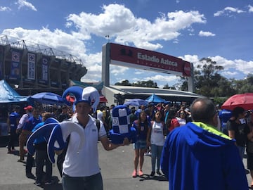 El Estadio Azteca se pintó de celeste en el regreso de Cruz Azul