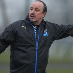 Rafa Benítez, alternativa para dirigir a James y Mina en Everton
