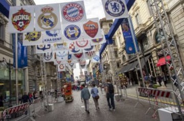 Ambiente de Champions en las calles de Milán