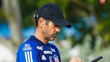 Arturo Reyes continuaría por ahora en Junior