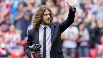 Puyol recibe el premio One Club Man en Man Mam&eacute;s a principios de mayo.