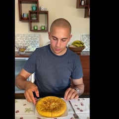 Un tiktoker portugués prueba la tortilla de patatas del Mercadona: su reacción lo dice todo