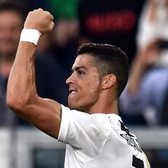 Cristiano Ronaldo: Juventus ace nets record 400th league goal