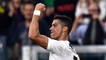 Cristiano Ronaldo: Juventus ace nets record 400th league goal