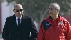 Monchi sale al rescate de Manzano en plena crisis