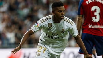 MADRID, SPAIN - SEPTEMBER 25: Rodrygo Goes of Real Madrid controls the ball during the Liga match between Real Madrid CF and CA Osasuna at Estadio Santiago Bernabeu on September 25, 2019 in Madrid, Spain. (Photo by TF-Images/Getty Images)
