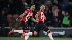 SOUTHAMPTON, ENGLAND - NOVEMBER 05: Adam Armstrong of Southampton celebrates after scoring their side&#039;s first goal during the Premier League match between Southampton and Aston Villa at St Mary&#039;s Stadium on November 05, 2021 in Southampton, Engl