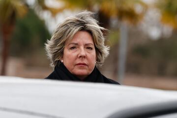 Simoneta Gómez-Acebo en la capilla ardiente de Fernando Gómez-Acebo, en el Tanatorio Parcesa La Paz.