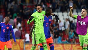 Jugadores de la Selección Colombia Sub 20 celebrando el paso a cuartos de final del Mundial de Polonia.