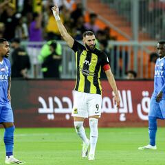 Un hat-trick de Mitrovic eclipsa un lujo de Benzema