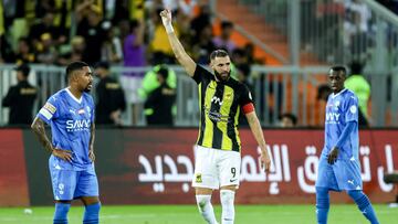 Benzema celebra un gol ante el Al Ittihad.