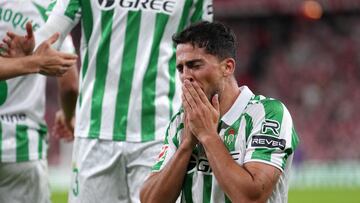 Pablo Fornals rompe a llorar tras anotar su gol ante el Athletic