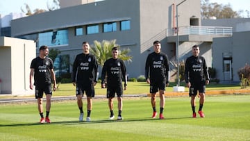 Argentina entrena con el plantel al completo