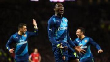 Welbeck celebra el 1-2.