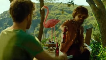 Álvaro Cervantes y Peter Dinklage en "La vida nuestra", el spot de Estrella Damm de su campaña Mediterráneamente 2017