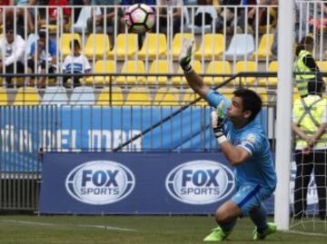 Futbol, Everton vs Universidad Catolica. 
Segunda fecha, campeonato de Clausura 2016/17.
El jugador de Everton Wilson Morelo, no aparece en la foto, convierte un gol contra Universidad Catolica durante el partido de primera division disputado en el estadio Sausalito de ViÃ±a del Mar, Chile.
12/02/2017
Martin Thomas/Photosport
Football, Everton vs Universidad Catolica.   Second date, Closure Championship 2016/17.
Everton's player Wilson Morelo, not in the picture, scores against Universidad Catolica during the first division football match held at the Sausalito stadium in ViÃ±a del Mar, Chile.
12/02/2017.
Martin Thomas/Photosport