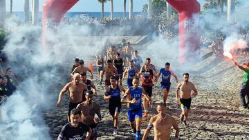 Atletas tomando la salida en la Bestial Race Fuerteventura 2023.