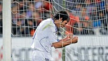 <b>RAÚL, CLAVE DE NUEVO. </b>Raúl no perdonó en su derbi número 23. El capitán del Madrid marcó a los 31 segundos y, con este tanto, ya suma nueve en lo que va de Liga. El siete ha logrado otras tres dianas en la Champions esta temporada. Es el segundo máximo goleador del equipo blanco tras Van Nistelrooy.