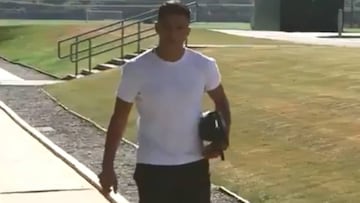 La llegada de Alexis y el plantel del United a su primer día