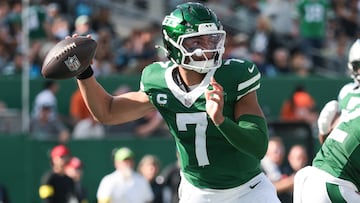 The Jets face a critical quarterback decision ahead of Sunday’s game against the Bengals as uncertainty continues to mount.