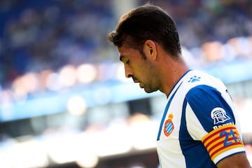 Víctor Sánchez, con el brazalete de capitán del Espanyol.