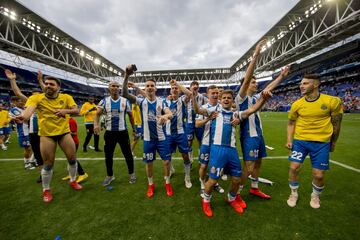 Doce años después el equipo catalán se ha clasificado para jugar la Europa League la próxima temporada. Afición y jugadores lo han celebrado a lo grande.