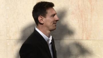 Leo Messi a su llegada los juzgados de Gav&aacute; en septiembre de 2013.