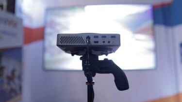 Este proyector deja ver dos perspectivas al mismo tiempo