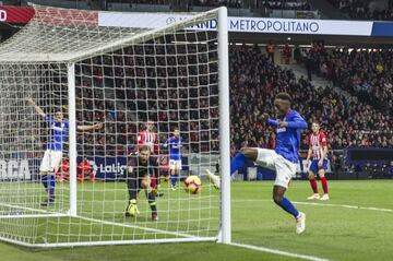 ¡Desmarque de Susaeta para servirle el centro a San José, paradón de Oblak que roza hasta el larguero, pero no le favorece el rebote y Williams marca a puerta vacía! Atlético de Madrid 