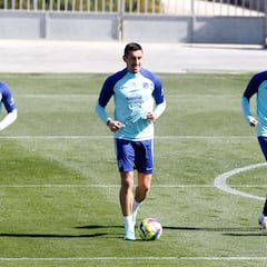 Savic trabaja con el grupo y Lemar apunta a suplir a Llorente