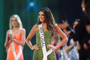 Miss Portugal Marina Machete participa en el 72º concurso Miss Universo en San Salvador.