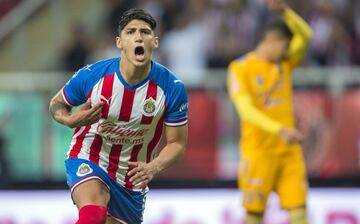 El delantero mexicano pasó de Chivas al Sporting Kansas City.